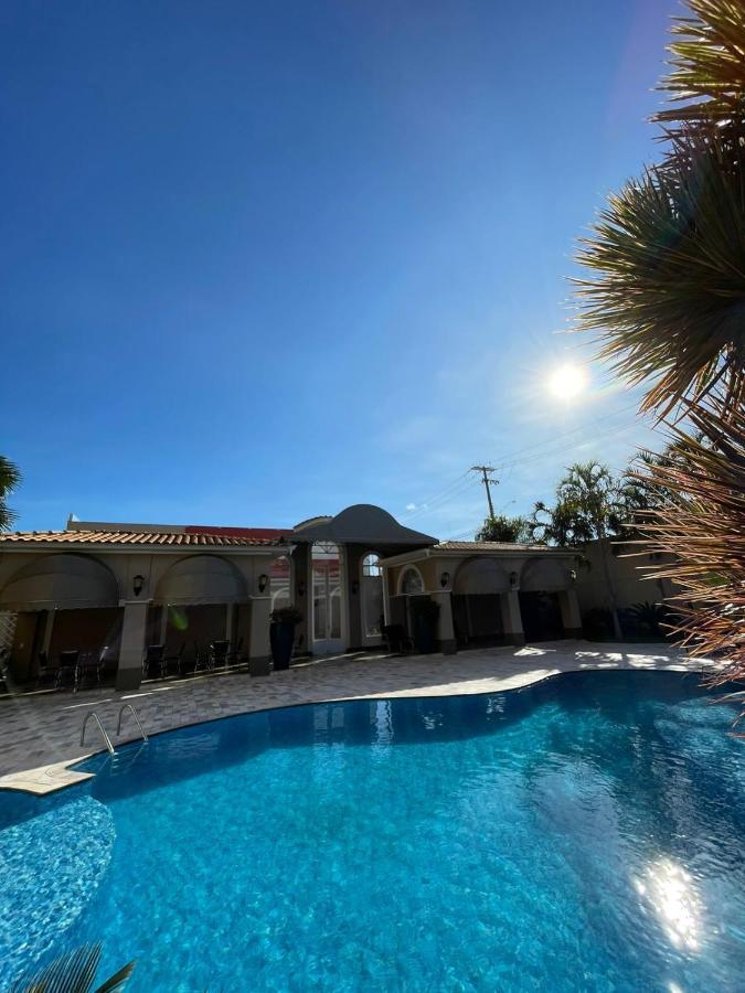 Hotel Oeste Plaza Andradina Bagian luar foto
