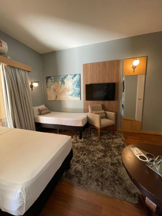 Hotel Oeste Plaza Andradina Bagian luar foto